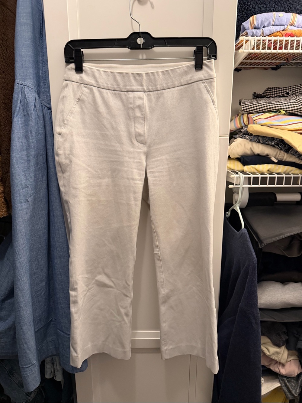 Spanx On The Go Cropped Mini Flare White Pull On Pant sz Small